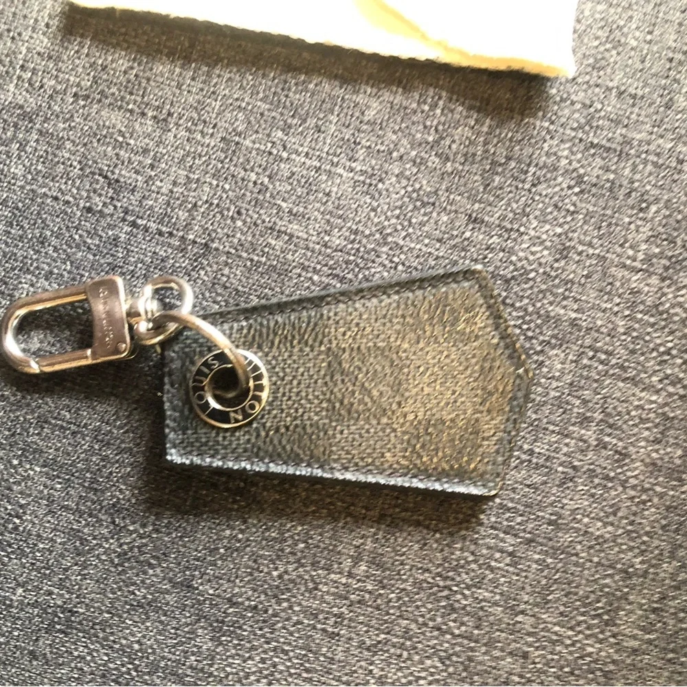 LV Black Leather Keychain - Picture 3 of 6